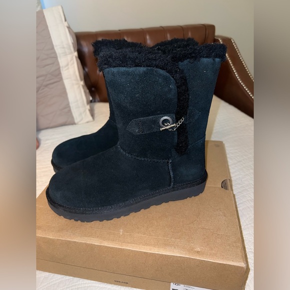 Black UGG Estera Boots - Picture 3 of 10